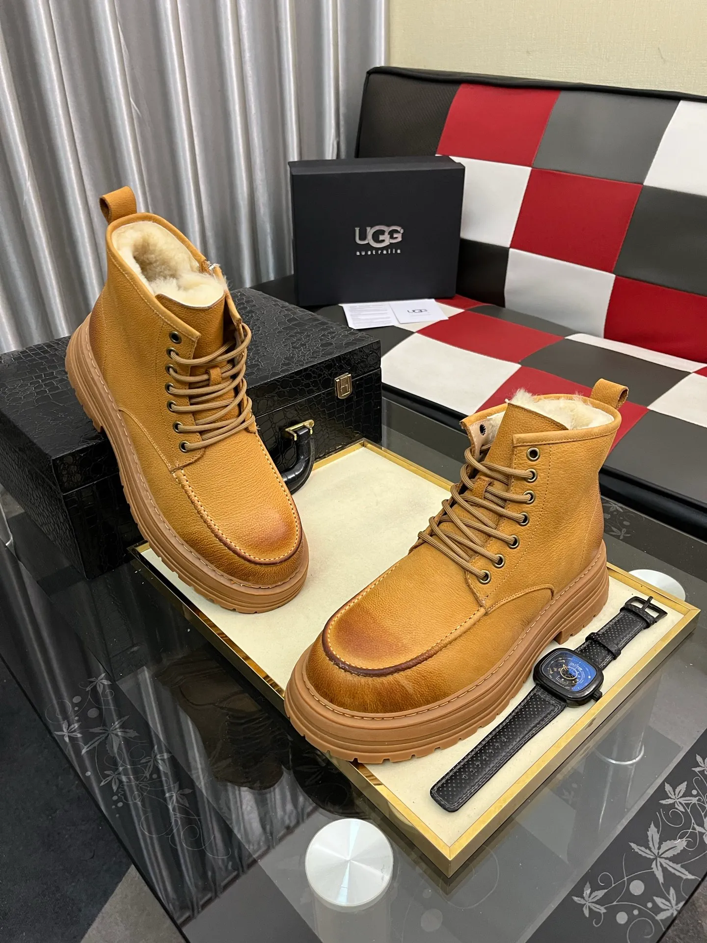 Men's Men's Shoes 💰660⌚️⌚️New UGG fur-integrated men's simple and fashionable snow shoes. The most worth buying at the end of this year are warm casual shoes. Whether you are out and about at home, their comfortable and warm performance will be your most suitable fashion companion! The material is cowhide upper and imported wool is used inside. Two layers of cowhide for warmth and comfort! The eva+ rubber patch outsole is cushioned, wear-resistant, and has good elasticity. It is light and wear-resistant, comfortable and soft, and the new simple cut is more fashionable. It has both practicality and fashion sense, so you no longer have to worry about how to match it in winter, while still maintaining fashionable taste. High-quality genuine wool produced in Dongguan. The material depends on the details! Size: 38-39-40-41-42-43-44-45